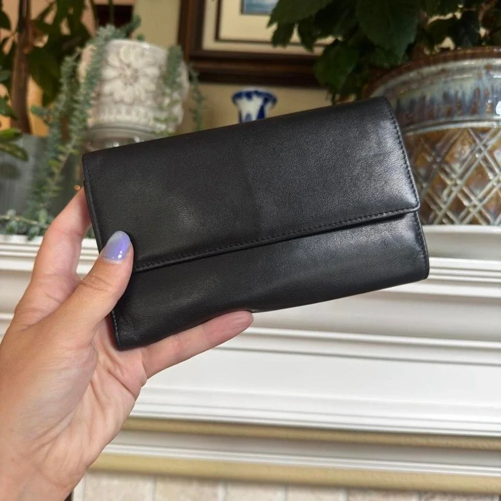 Tumi vintage black leather tri fold clutch wallet Travel Minimal